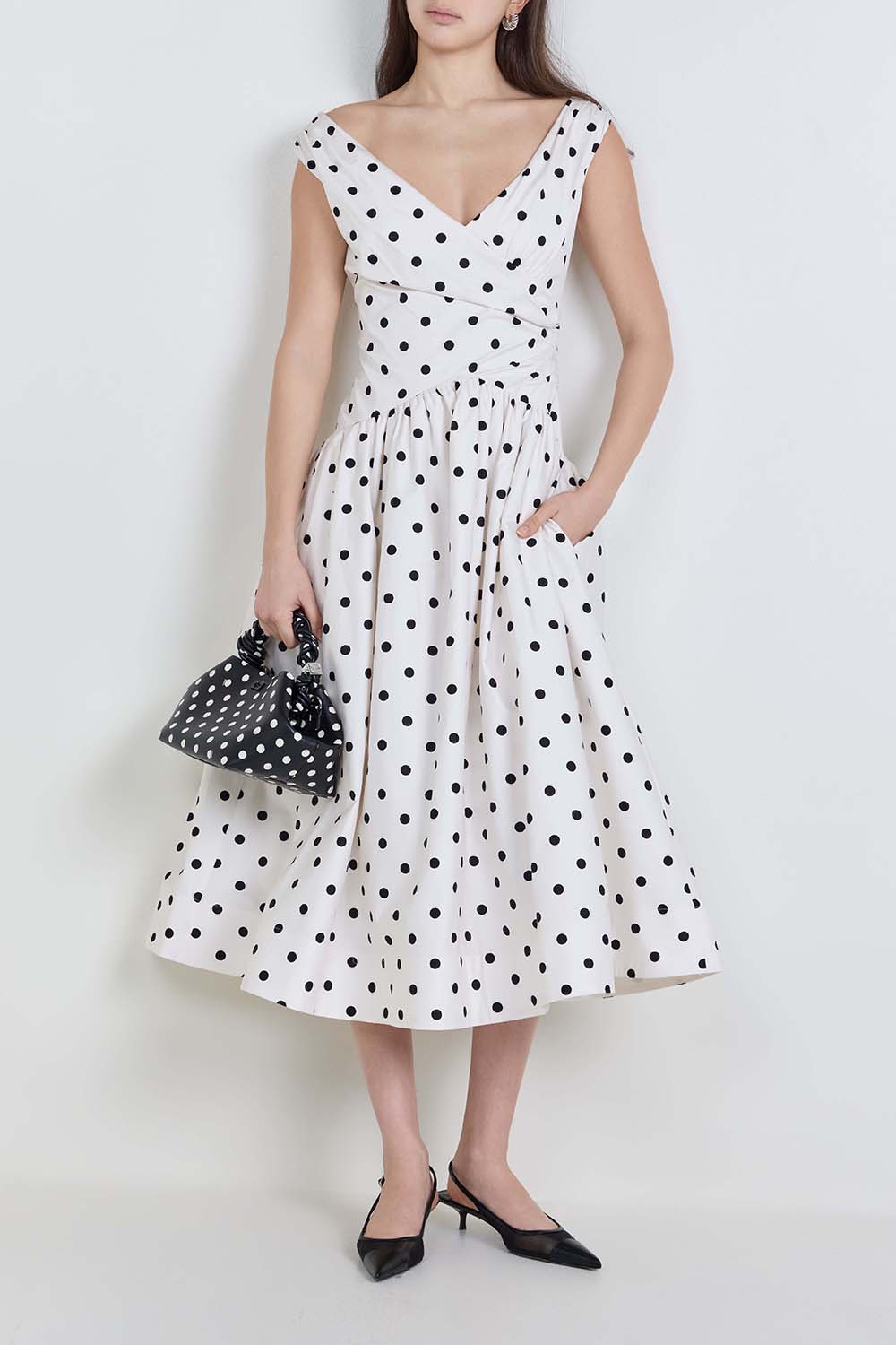 שמלת מידי נקודות